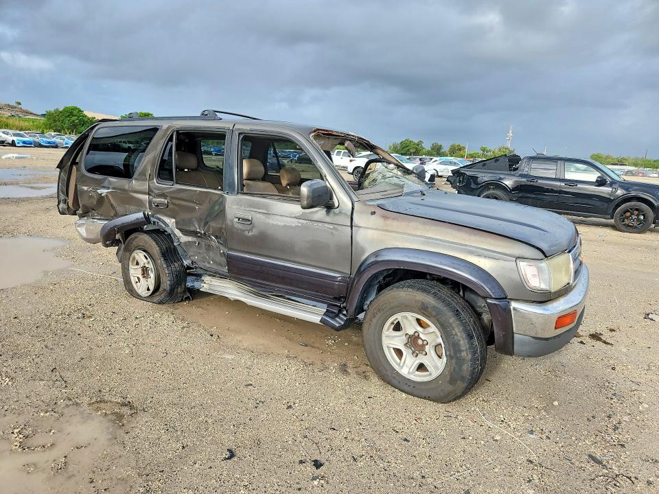 Photo 4 from auction – 1998 TOYOTA 4RUNNER with VIN JT3GN87R9W0057555