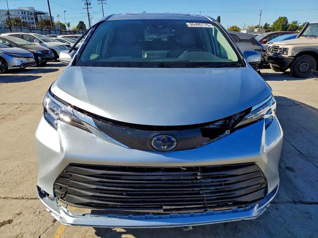 Photo 5 from auction – 2021 TOYOTA SIENNA with VIN 5TDYRKEC2MS029736