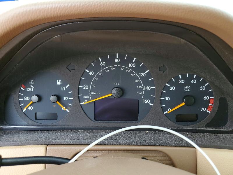 Photo 9 from auction – 2000 MERCEDES-BENZ E with VIN WDBJF65J9YB075091