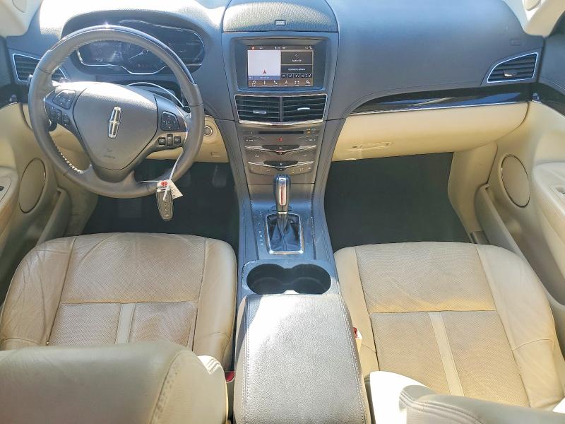 Photo 8 from auction – 2019 LINCOLN MKT with VIN 2LMHJ5AT8KBL02319