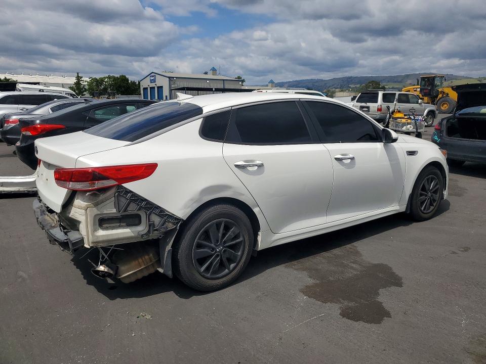 Photo 3 from auction – 2016 KIA OPTIMA with VIN KNAGT4L39G5101275