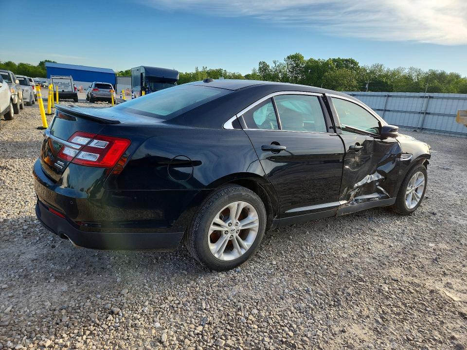 Photo 3 from auction – 2018 FORD TAURUS with VIN 1FAHP2E82JG142048
