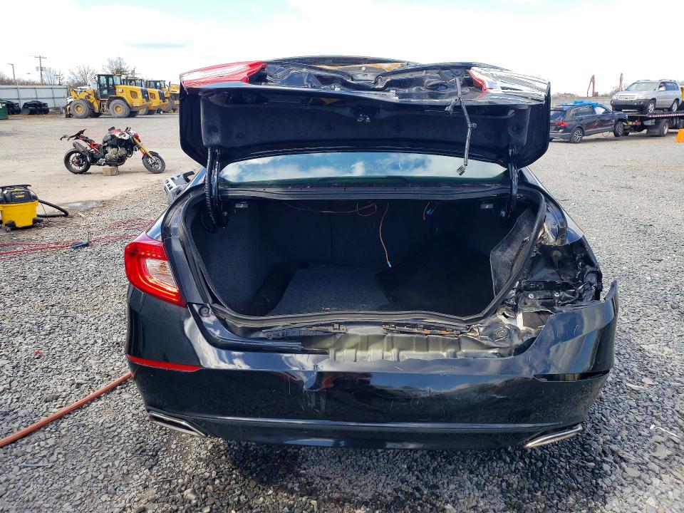 Photo 6 from auction – 2018 HONDA ACCORD with VIN 1HGCV1F33JA205220