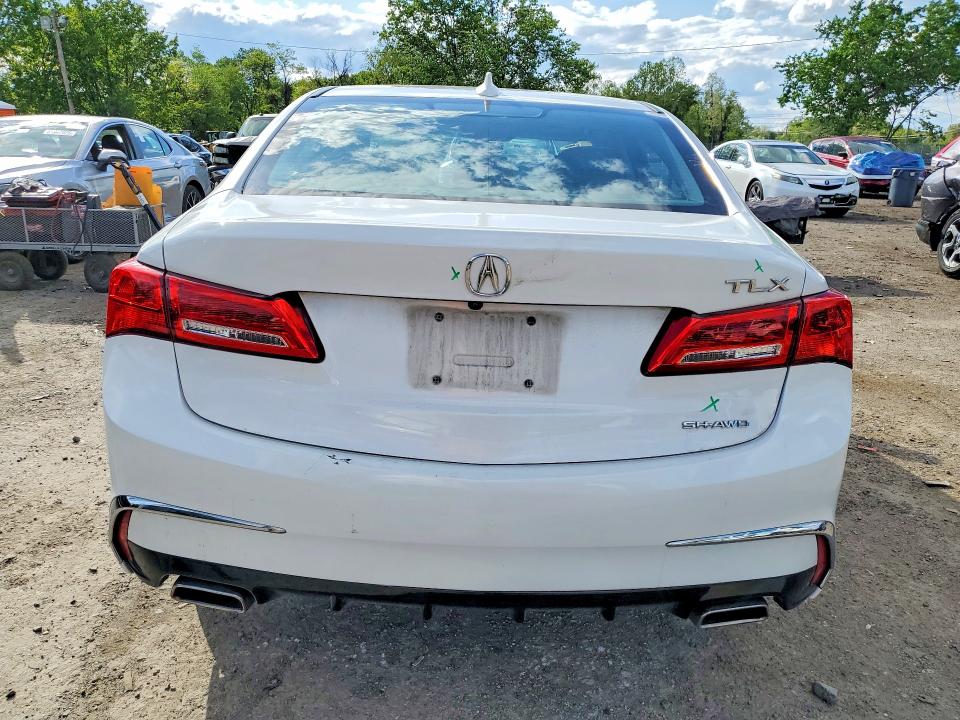 Photo 6 from auction – 2018 ACURA TLX with VIN 19UUB3F52JA003026