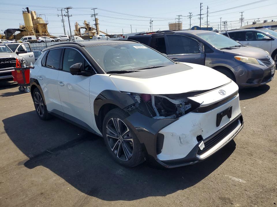 Photo 4 from auction – 2023 TOYOTA BZ4X with VIN JTMAAAAA3PA016535