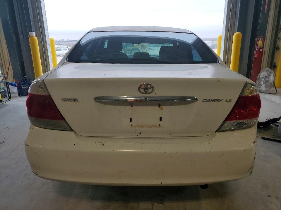 Photo 6 from auction – 2005 TOYOTA CAMRY with VIN 4T1BE32K75U590638