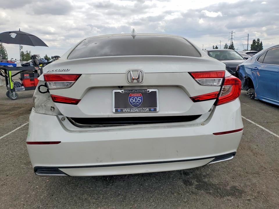 Photo 6 from auction – 2018 HONDA ACCORD with VIN 1HGCV1F13JA198073