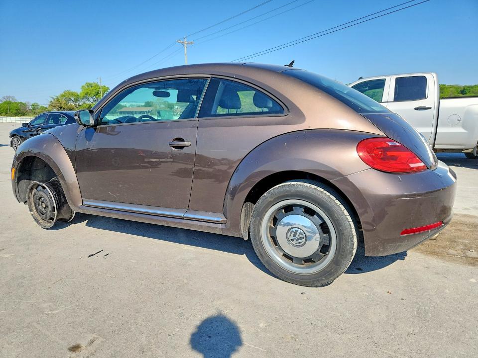 Photo 2 from auction – 2013 VOLKSWAGEN BEETLE with VIN 3VWJP7AT0DM631266