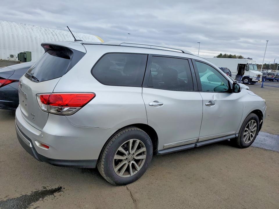 Photo 3 from auction – 2014 NISSAN PATHFINDER with VIN 5N1AR2MM7EC610532