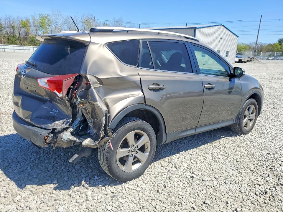 Photo 3 from auction – 2015 TOYOTA RAV4 with VIN JTMRFREV1FD125136