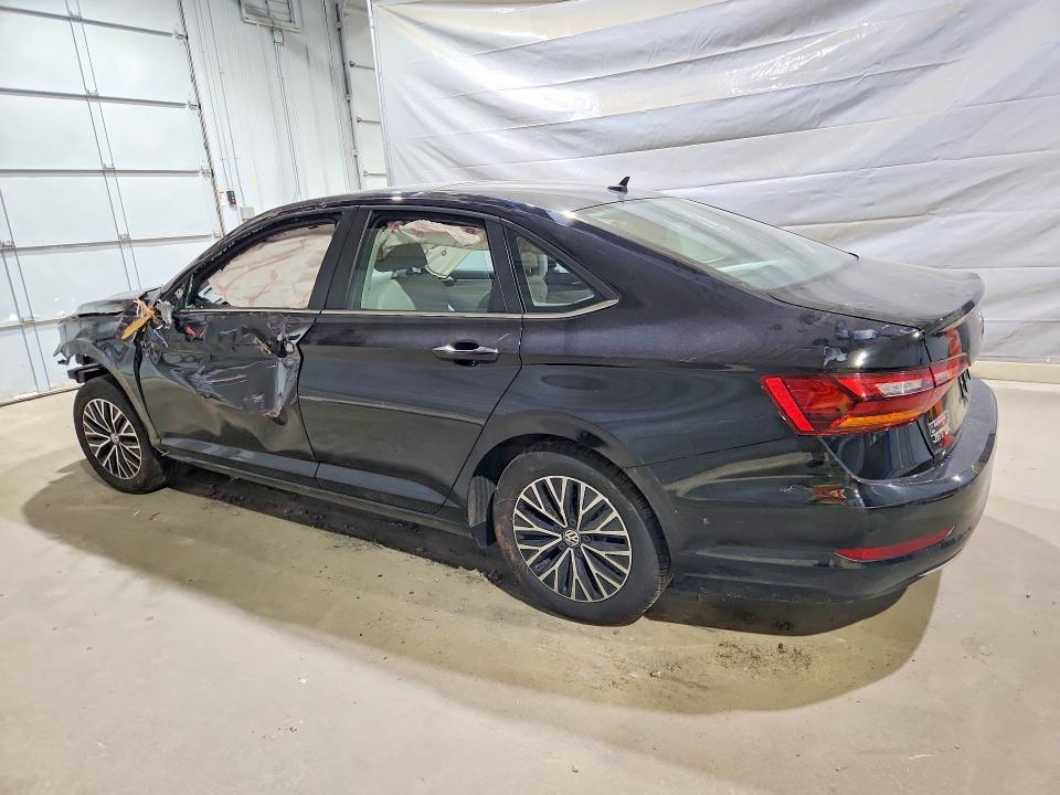 Photo 2 from auction – 2019 VOLKSWAGEN JETTA with VIN 3VWC57BU7KM113044
