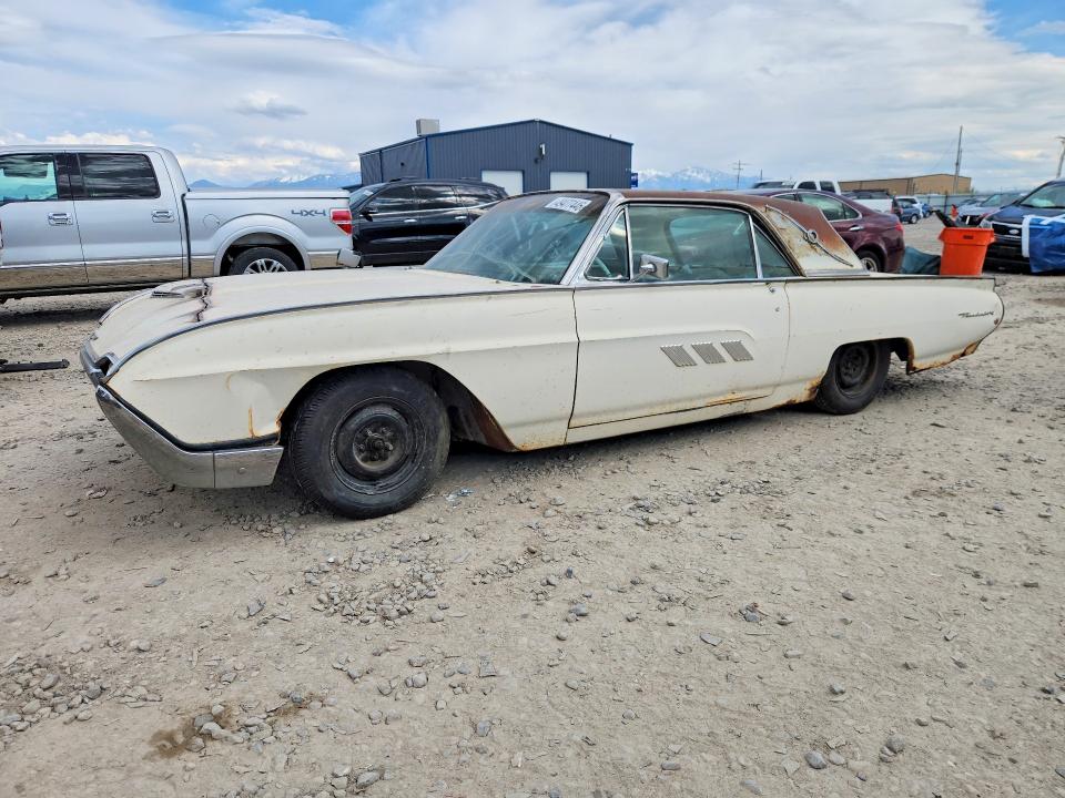 FORD THUNDERBIRD 1962 with VIN 3Y87Z155998 - Photo from auction