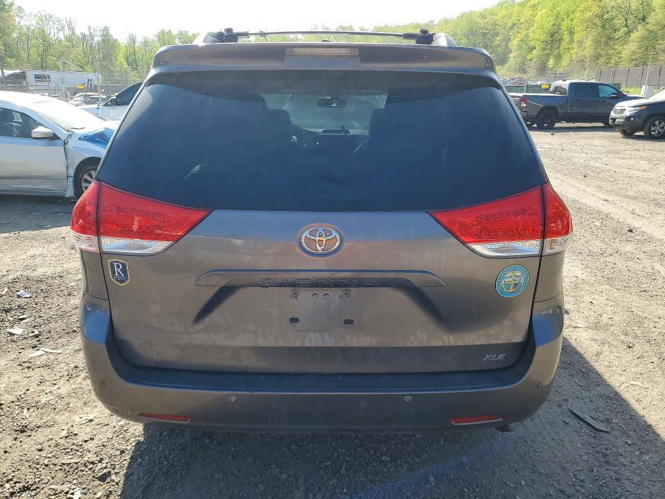 Photo 6 from auction – 2012 TOYOTA SIENNA with VIN 5TDYK3DC6CS257233