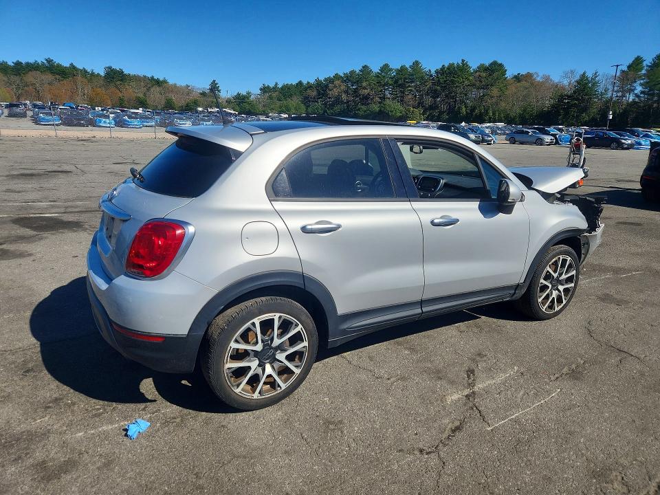 Photo 3 from auction – 2016 FIAT 500X with VIN ZFBCFXET6GP388170