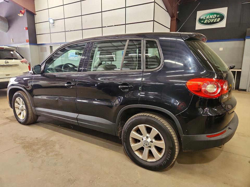Photo 2 from auction – 2010 VOLKSWAGEN TIGUAN with VIN WVGBV7AX5AW522535