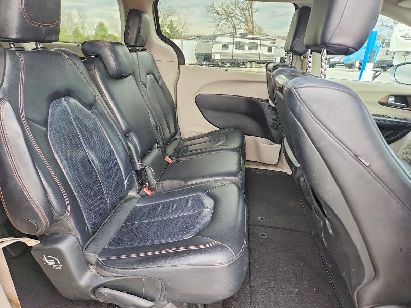 Photo 11 from auction – 2018 CHRYSLER PACIFICA with VIN 2C4RC1EG0JR330299
