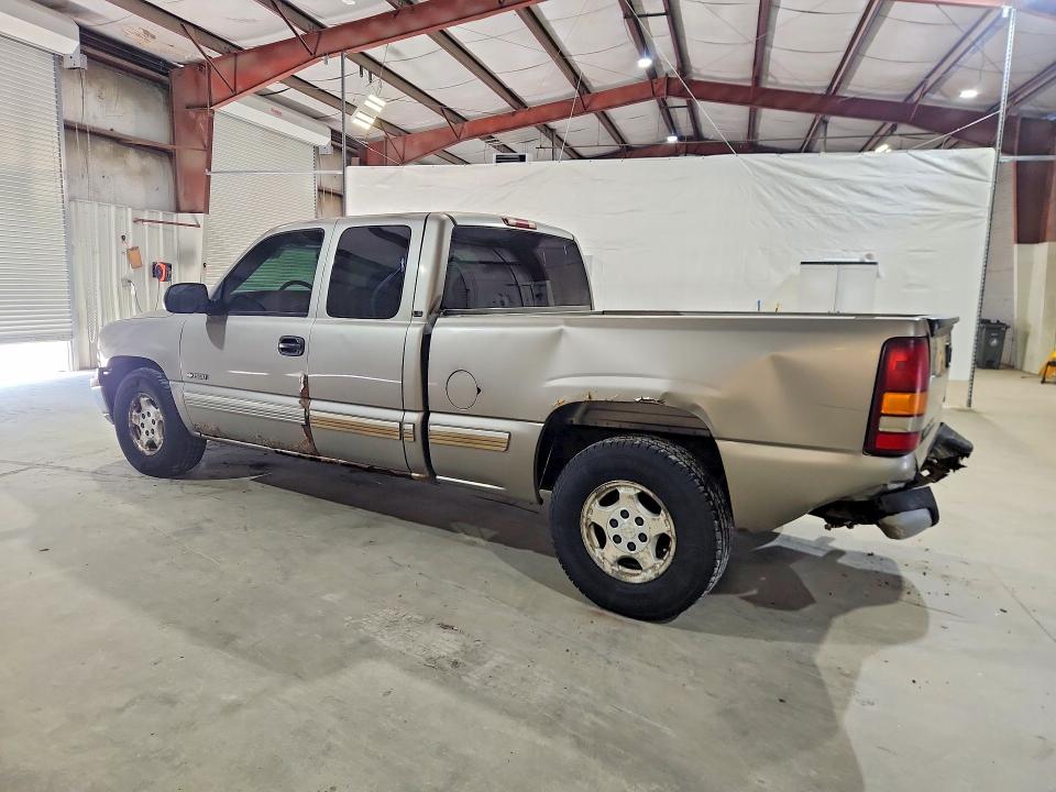 Photo 2 from auction – 2001 CHEVROLET SILVERADO with VIN 1GCEC19V01Z330428
