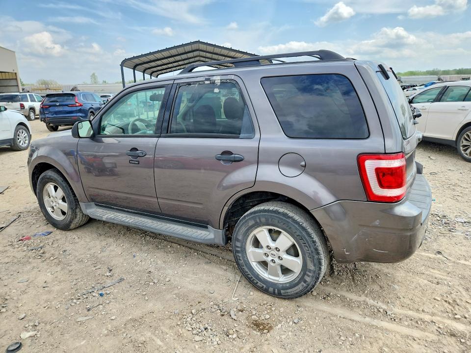 Photo 2 from auction – 2011 FORD ESCAPE with VIN 1FMCU0D75BKA87972