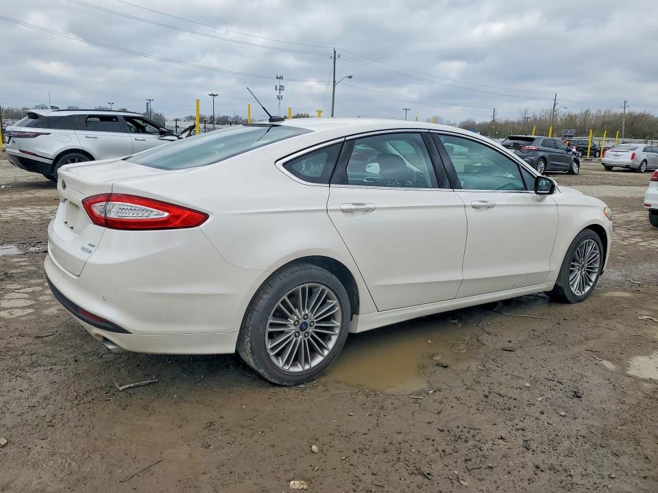 Photo 3 from auction – 2014 FORD FUSION with VIN 3FA6P0HD3ER375374