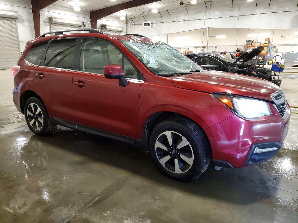 Photo 4 from auction – 2017 SUBARU FORESTER with VIN JF2SJARC9HH561207