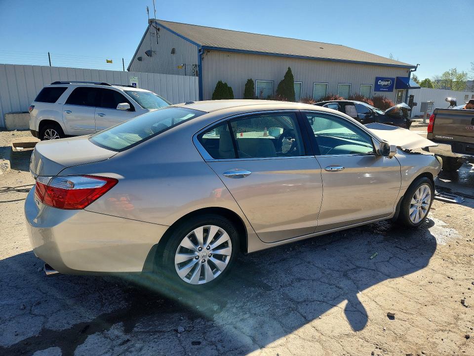 Photo 3 from auction – 2013 HONDA ACCORD with VIN 1HGCR3F87DA049246