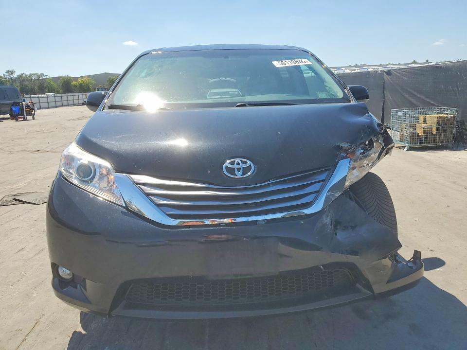 Снимка 5 от търг – 2017 TOYOTA SIENNA с VIN 5TDYZ3DC8HS802254