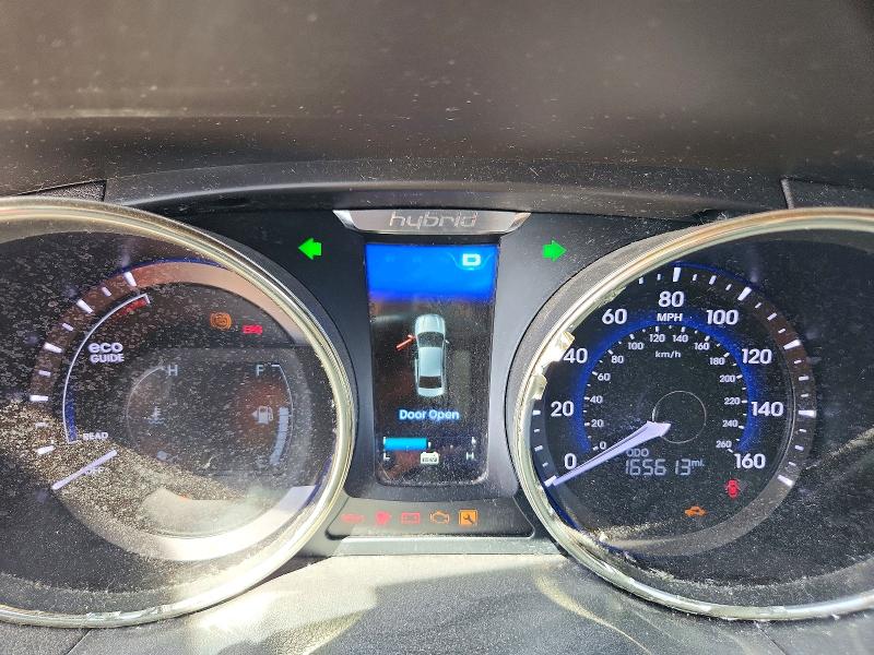 Photo 9 from auction – 2011 HYUNDAI SONATA with VIN KMHEC4A48BA011035