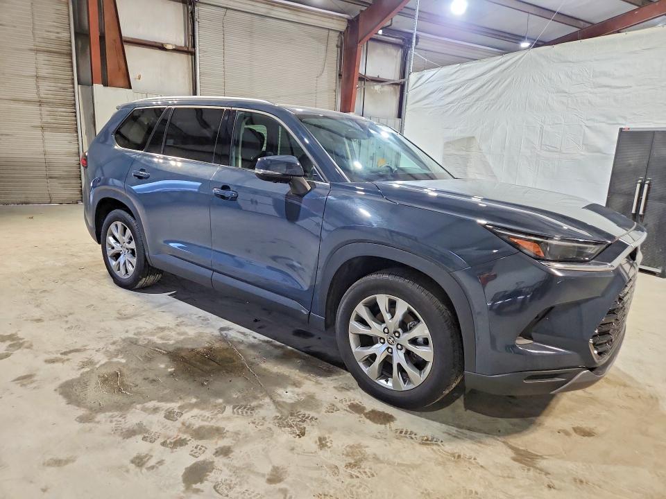 Снимка 4 от търг – 2024 TOYOTA GRAND HIGHLANDER HYBRID с VIN 5TDACAB50RS008586