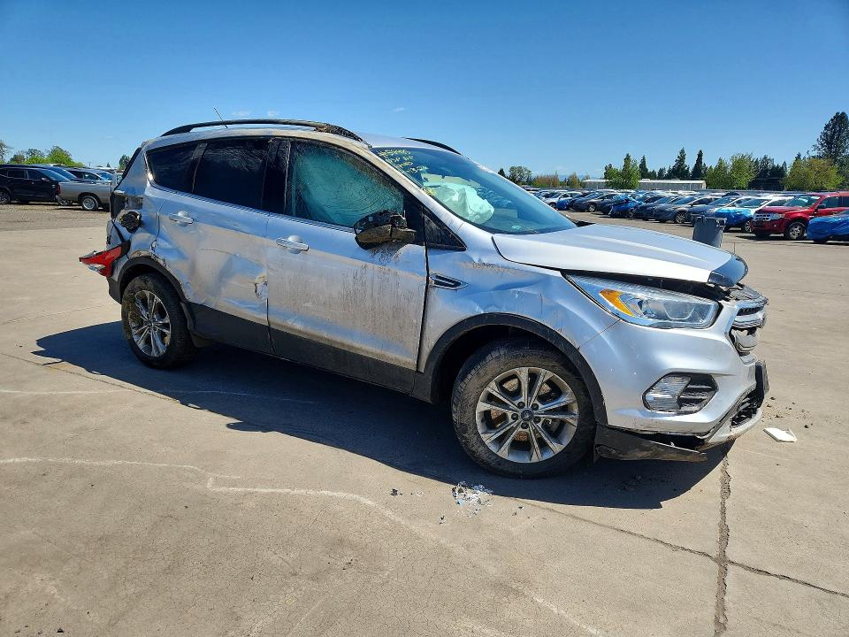 Photo 4 from auction – 2017 FORD ESCAPE with VIN 1FMCU9G92HUE24371