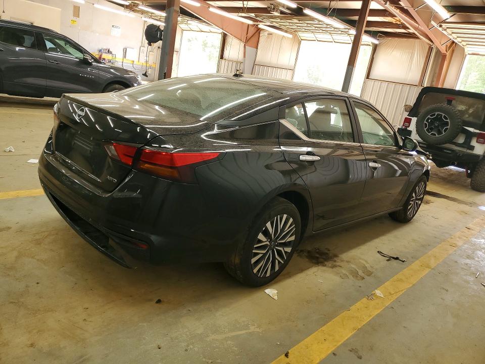 Photo 3 from auction – 2025 NISSAN ALTIMA with VIN 1N4BL4DW2SN371131