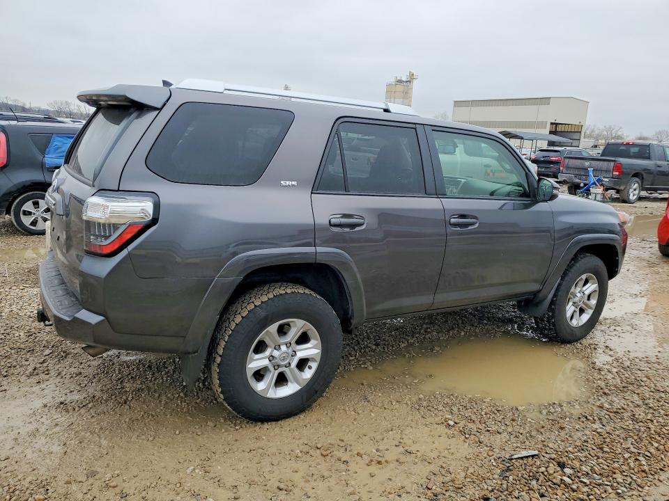 Photo 3 from auction – 2014 TOYOTA 4RUNNER with VIN JTEBU5JR6E5157481