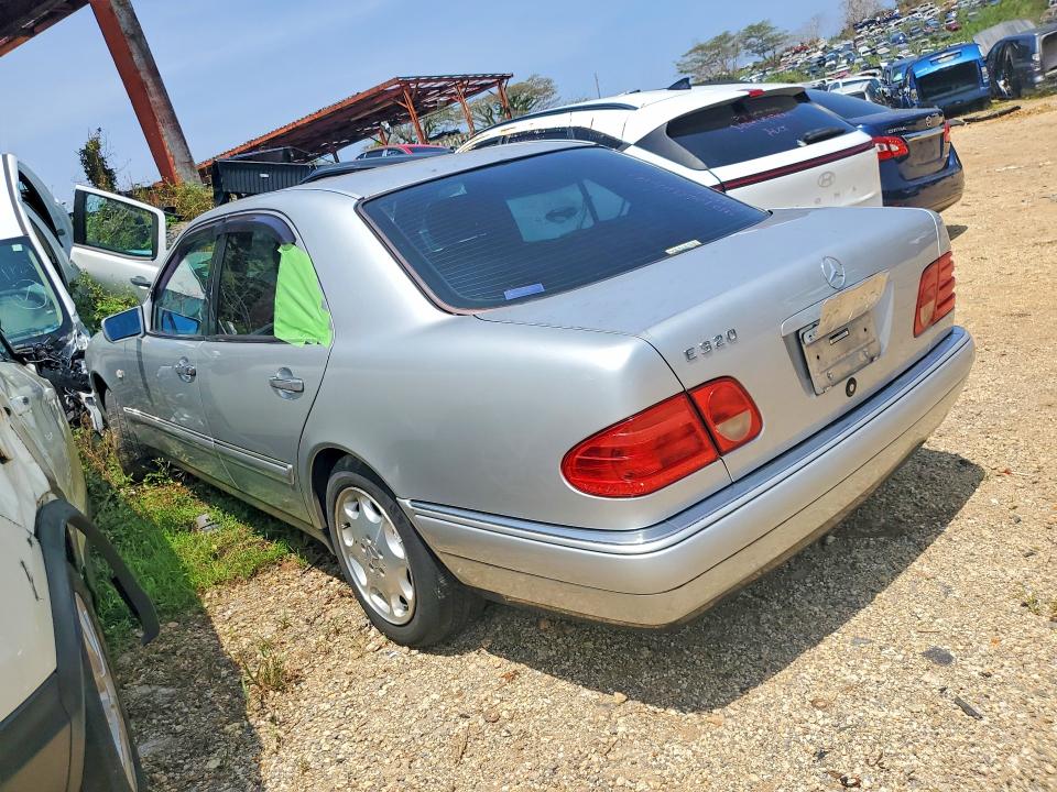 Photo 2 from auction – 1996 MERCEDES BENZ E-CLASS E320 with VIN WDB2100551A228994