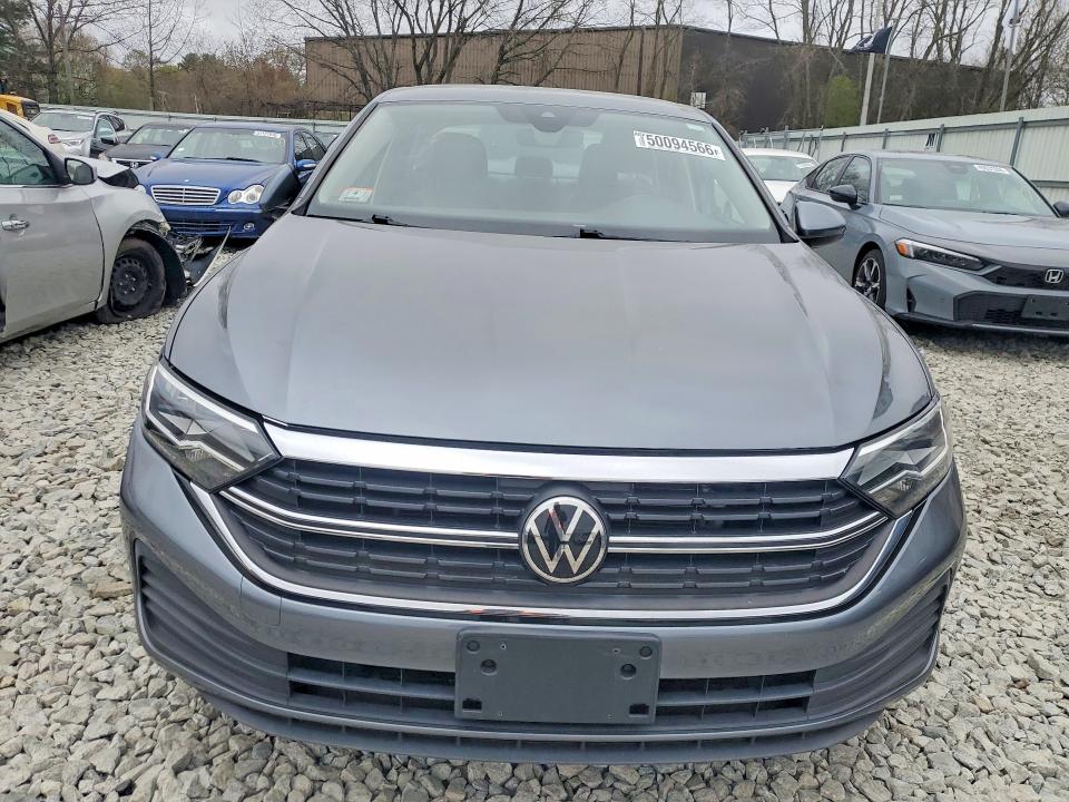 Photo 5 from auction – 2022 VOLKSWAGEN JETTA with VIN 3VWEM7BU7NM010772