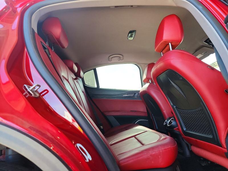 Photo 11 from auction – 2021 ALFA ROMEO STELVIO with VIN ZASPAJAN8M7C99804