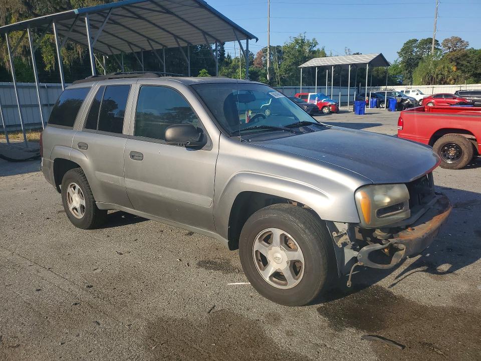 Photo 4 from auction – 2005 CHEVROLET TRAILBLAZER with VIN 1GNDS13S752114711