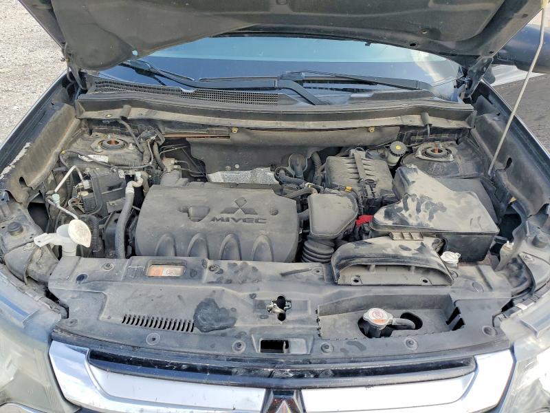 Photo 12 from auction – 2017 MITSUBISHI OUTLANDER with VIN JA4AD2A37HZ008045