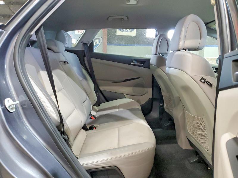 Photo 11 from auction – 2018 HYUNDAI TUCSON with VIN KM8J23A48JU683671