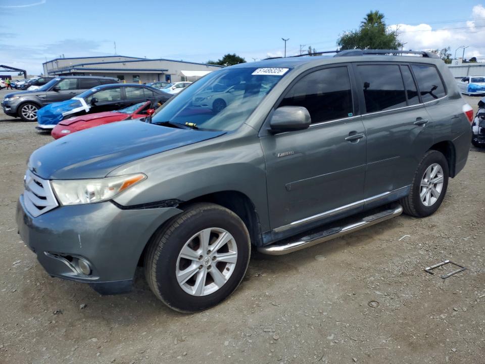 TOYOTA HIGHLANDER 2013 with VIN 5TDZA3EH8DS038468 - Photo from auction