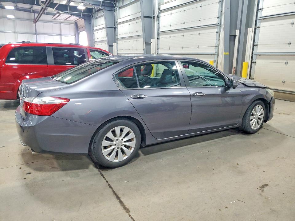 Photo 3 from auction – 2014 HONDA ACCORD with VIN 1HGCR2F85EA065070
