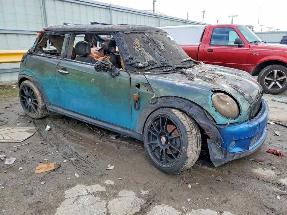 Zdjęcie 4 z aukcji – 2010 MINI COOPER z VIN WMWMF3C52ATU79141