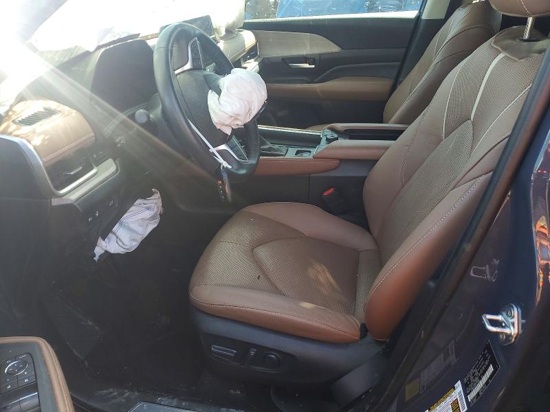 Photo 7 from auction – 2024 TOYOTA GRAND HIGHLANDER with VIN 5TDAAAB5XRS023098