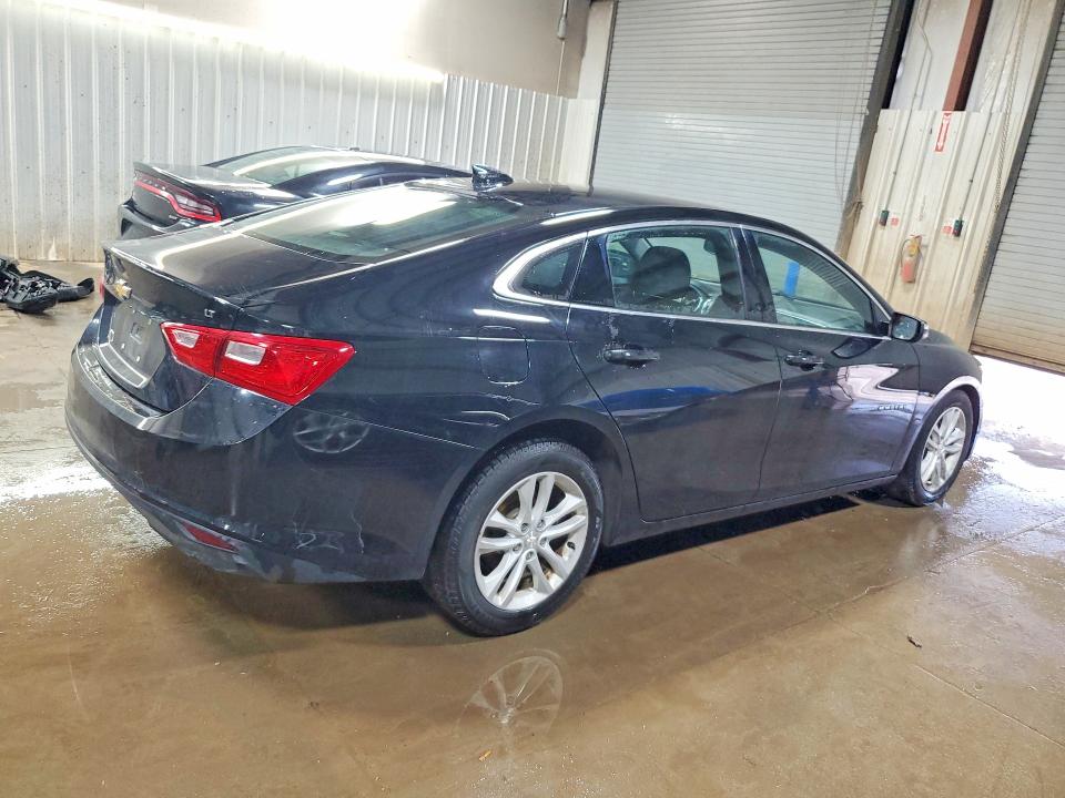 Photo 3 from auction – 2018 CHEVROLET MALIBU with VIN 1G1ZD5ST3JF191808