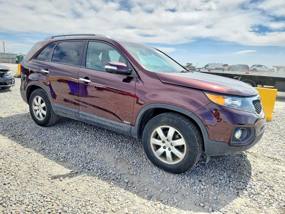 Photo 4 from auction – 2012 KIA SORENTO with VIN 5XYKTDA66CG277938
