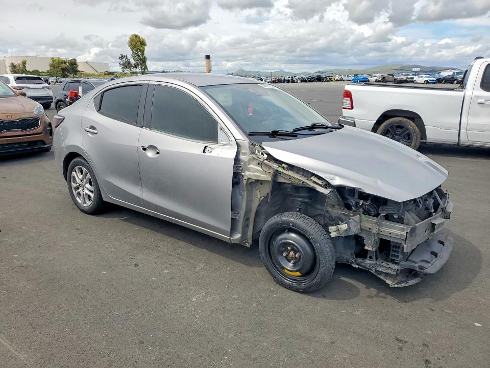 Photo 4 from auction – 2016 SCION IA with VIN 3MYDLBZVXGY116830
