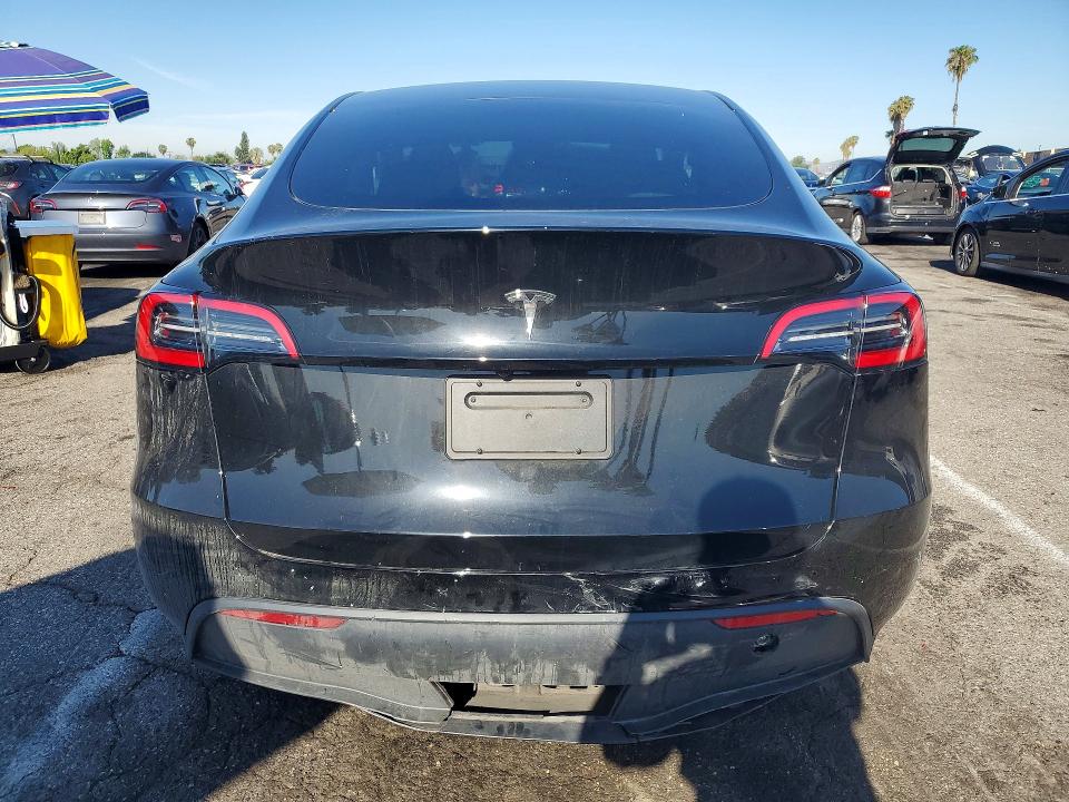 Foto 6 de la subasta – 2023 TESLA MODEL Y con VIN 7SAYGDEE1PA146512