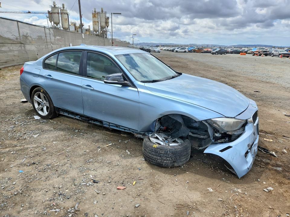 Photo 4 from auction – 2013 BMW 328 with VIN WBA3A5C58DF352905