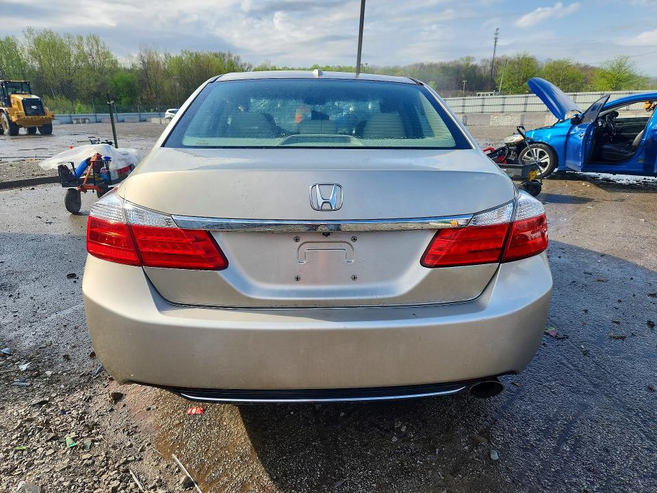 Photo 6 from auction – 2014 HONDA ACCORD with VIN 1HGCR2F87EA187252