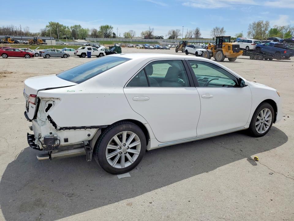 Photo 3 from auction – 2014 TOYOTA CAMRY with VIN 4T1BK1FK6EU547545
