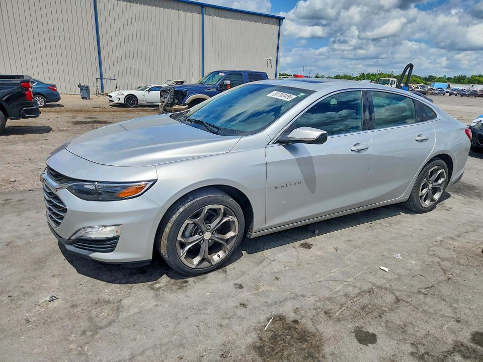 CHEVROLET MALIBU 2021 with VIN 1G1ZD5ST3MF068918 - Photo from auction