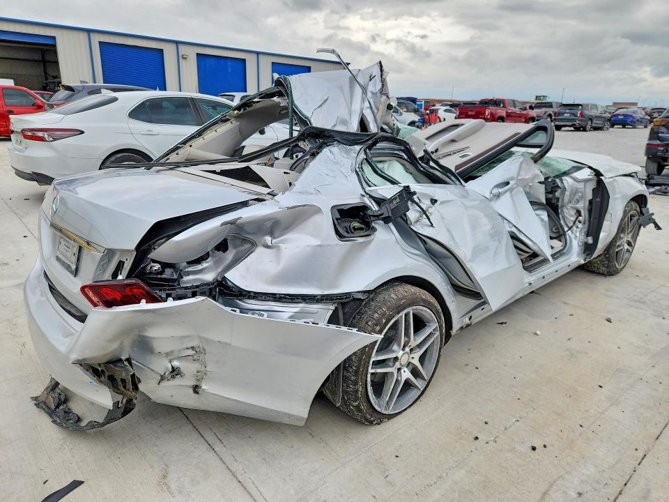 Photo 3 from auction – 2014 MERCEDES-BENZ E with VIN WDDHF5KB1EA944118